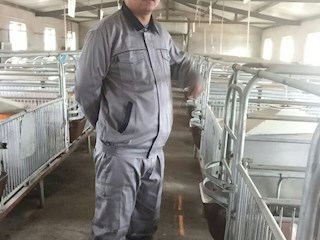 陈杰，2013年畜牧专业毕业。担任兰州正大天欣猪场场长，月薪1万元。