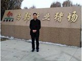 陈文涛，2010年畜牧兽医专业毕业。曾担任梦圆牧业筹建办主任和呼图壁牛场场长，现任新疆西部牧业万邦猪场总经理。年薪20万元。