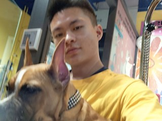 冯源，2016年畜牧专业（特动养殖方向）毕业，2016年在北京恩宠天地毕业实习，10月赴浙江温州十三高端宠物美容公司培训学习。2017年4月湖南长沙学习。现在北京靓宝贝动物医院工作。年收入10～12万元。